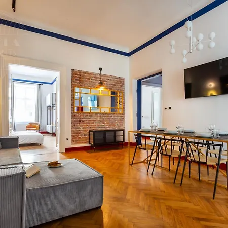 Apartment Spacious Center Family